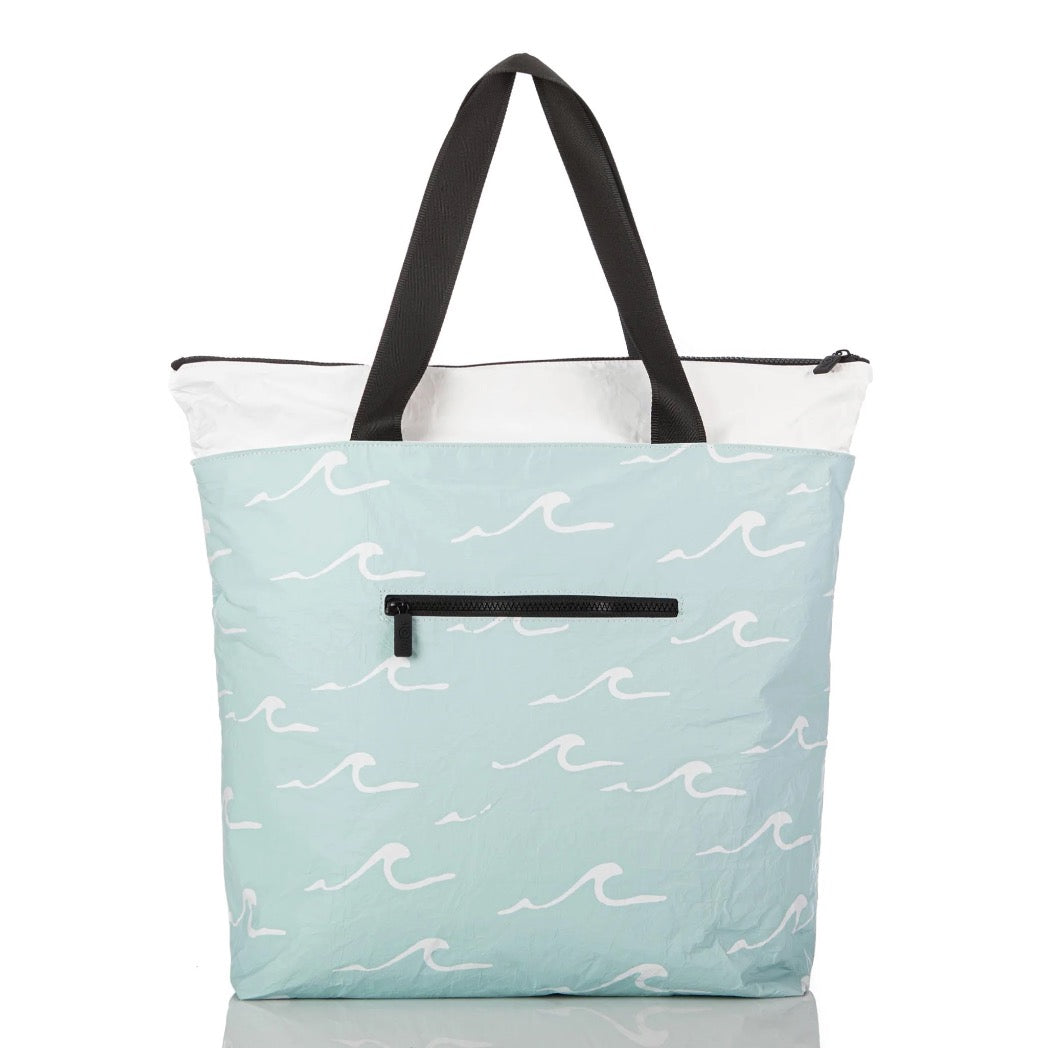 ALOHA COLLECTION - Seaside Day Tripper | White on Lemu Blue