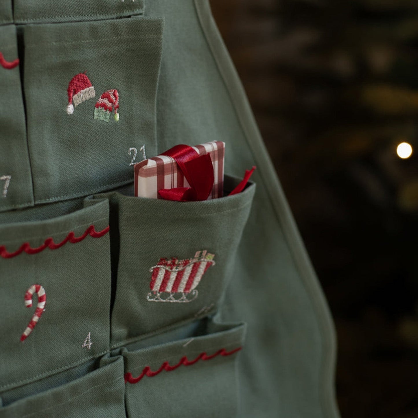 Avery Row Advent Calendar - Christmas Tree