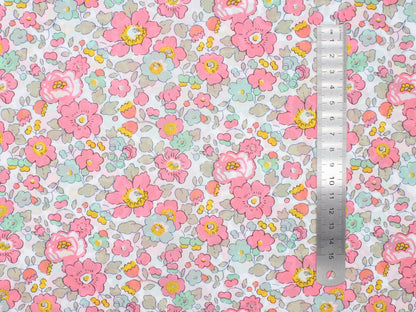 Liberty Fabrics - Betsy Q Tana Lawn™ Cotton