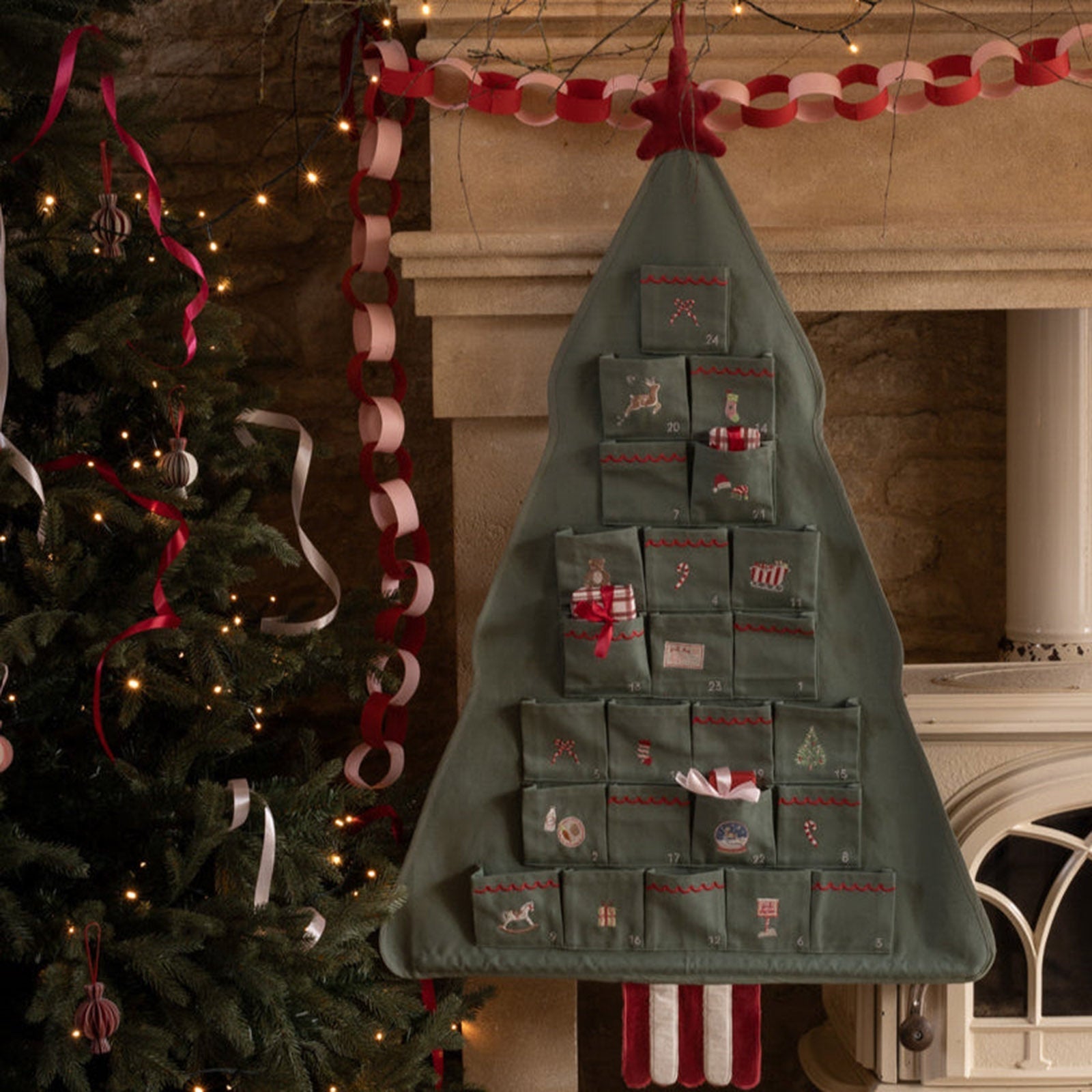 Avery Row Advent Calendar - Christmas Tree