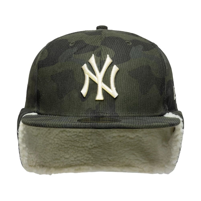 Pictured is this MLB Cord New York Yankees Downflap 59FIFTY Fitted cap in green. 6