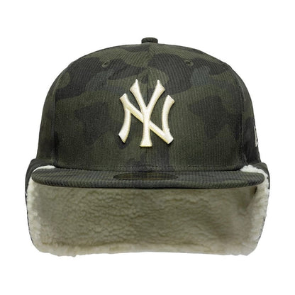 Pictured is this MLB Cord New York Yankees Downflap 59FIFTY Fitted cap in green. 6